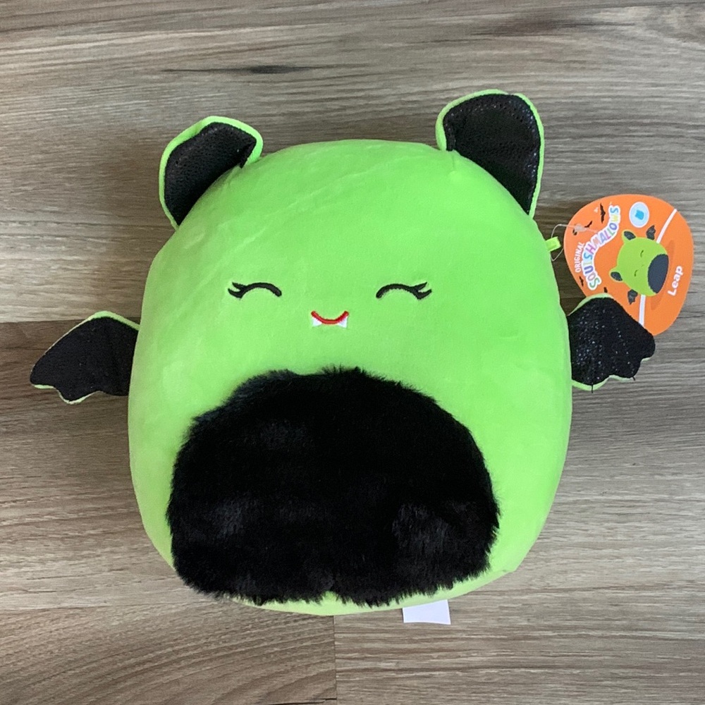 Squishmallows 8” Leap The Green Bat Fuzzy Belly Halloween Jazwares 2024 New